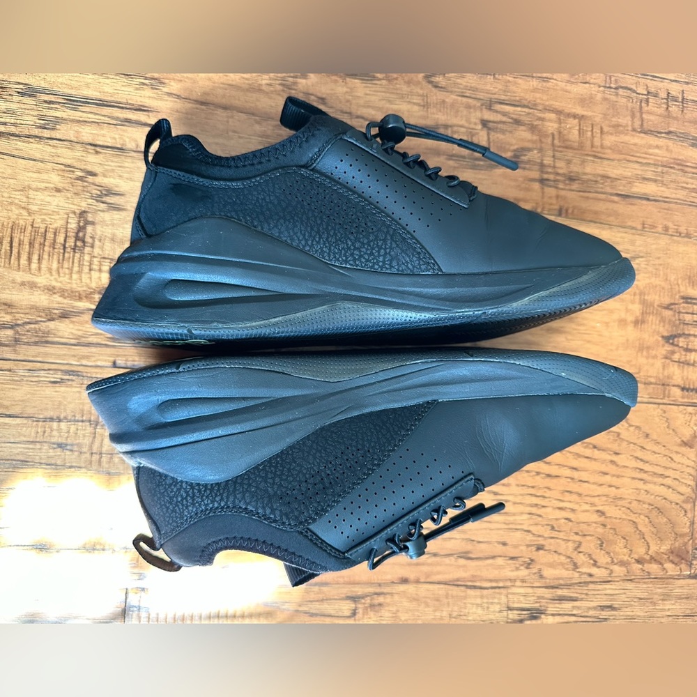 Clove Core Classic Black Sneakers, size W 10/ M 8.5 (unisex) - Picture 8 of 9